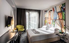Nobel Zira Hotel